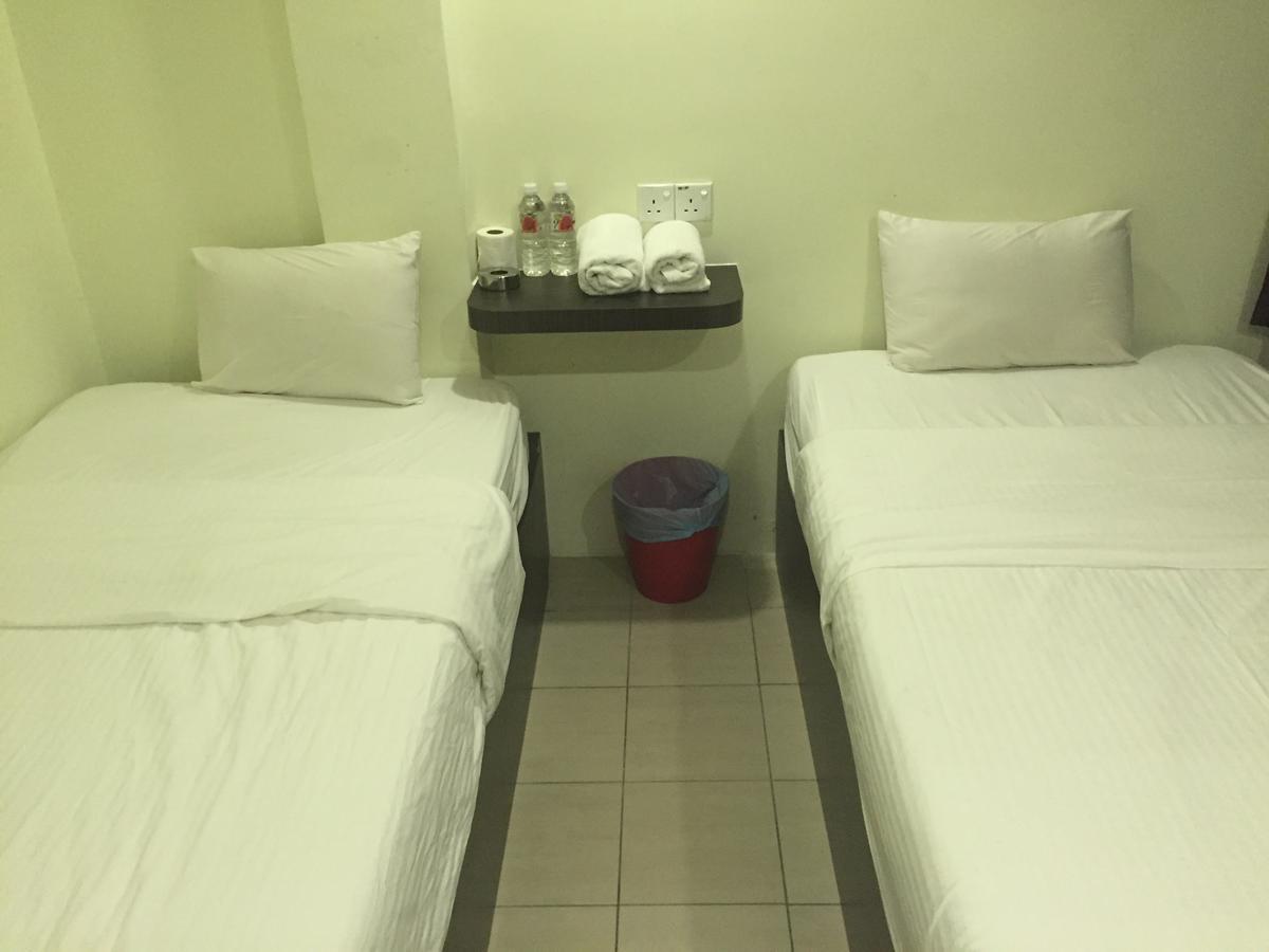 Desa House Hotel Kepong Eksteriør billede
