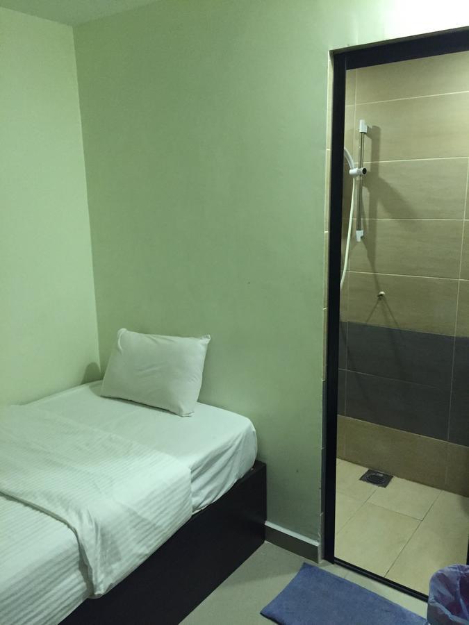 Desa House Hotel Kepong Eksteriør billede