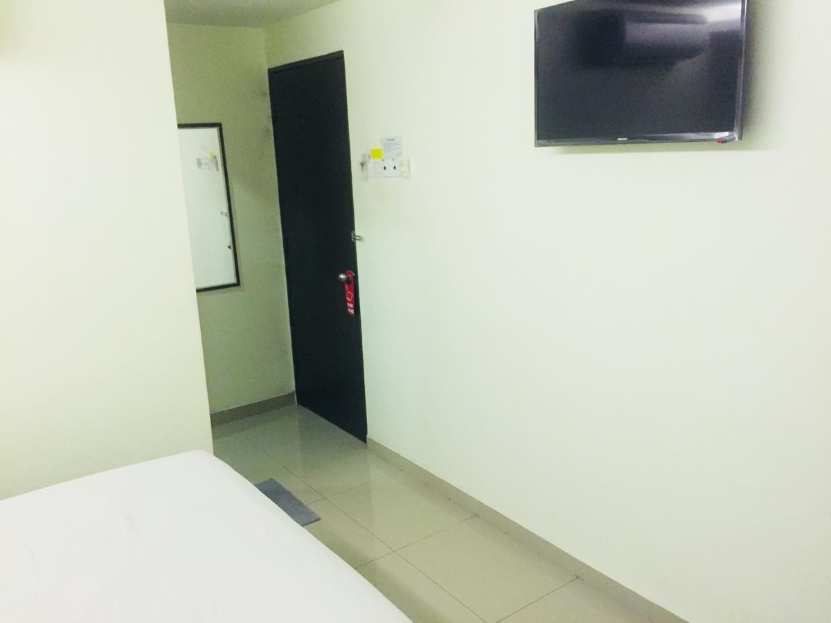 Desa House Hotel Kepong Eksteriør billede