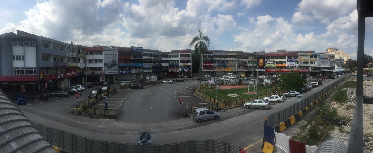 Desa House Hotel Kepong Eksteriør billede